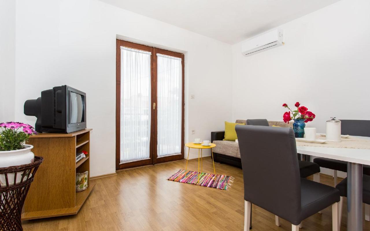 Apartman Broznić Šilo Zewnętrze zdjęcie