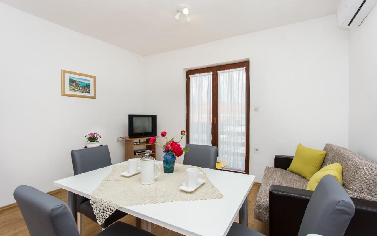 Apartman Broznić Šilo Zewnętrze zdjęcie
