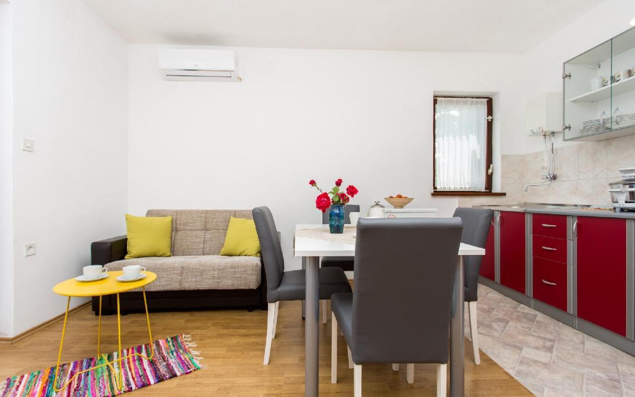 Apartman Broznić Šilo Zewnętrze zdjęcie