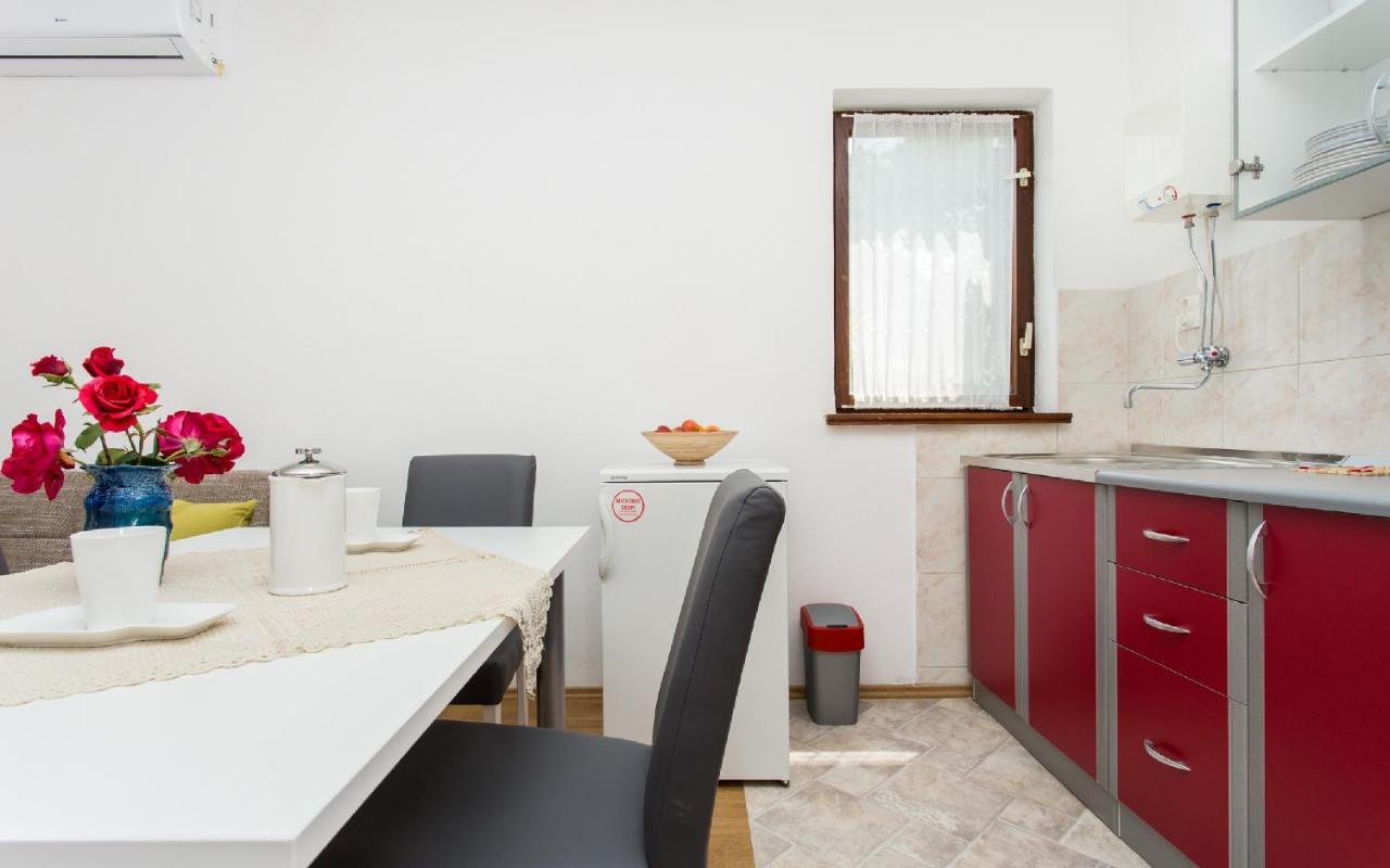 Apartman Broznić Šilo Zewnętrze zdjęcie