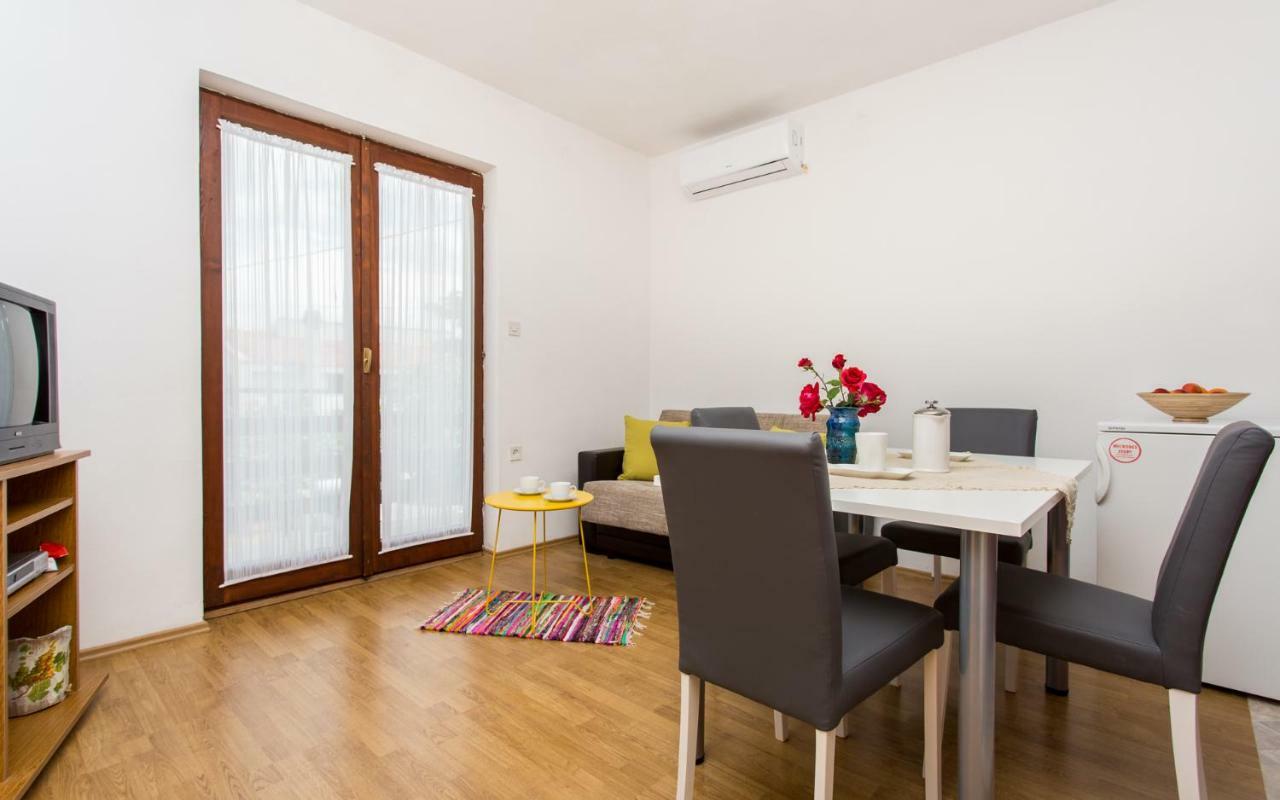 Apartman Broznić Šilo Zewnętrze zdjęcie