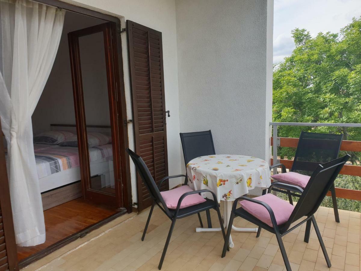 Apartman Broznić Šilo Zewnętrze zdjęcie