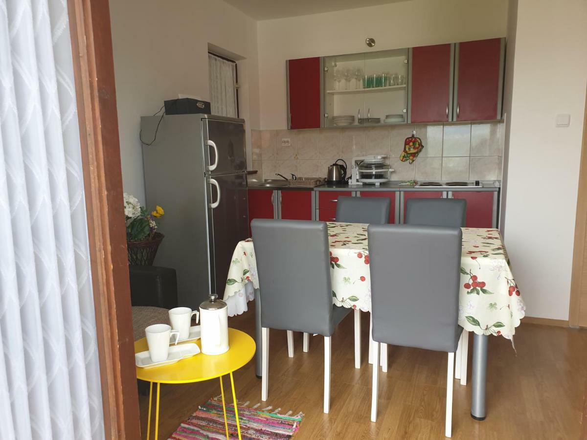 Apartman Broznić Šilo Zewnętrze zdjęcie